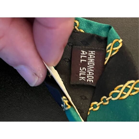 Efenzo Fellini 100% Silk Tie. Gorgeous Classic. Green and Black. One Size - Picture 4 of 4